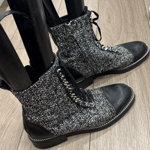 Wishbone Collection Black and Gray  Lace-Up Boots “9”